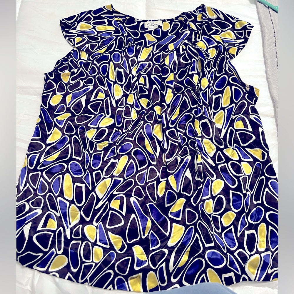 Black, blue, and yellow silky Chaus shell.  Size 16